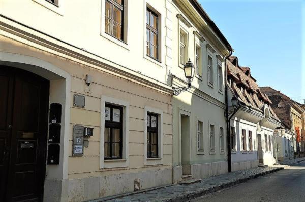Downtown Apartments Deluxe Győr Extérieur photo